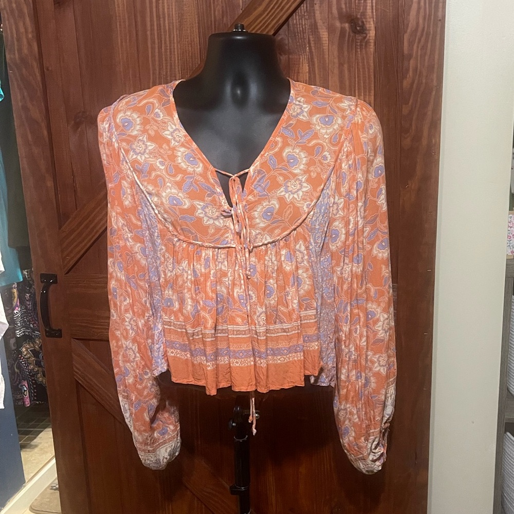 KARLIE cropped flowy peasant top side small